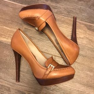 Michale Kors tan heels